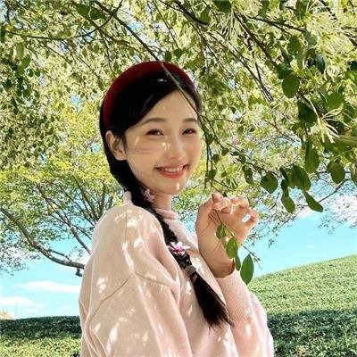 拿针的女孩